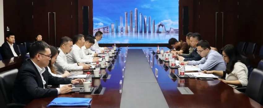 2圖為在中建三局會(huì)議現(xiàn)場.jpg