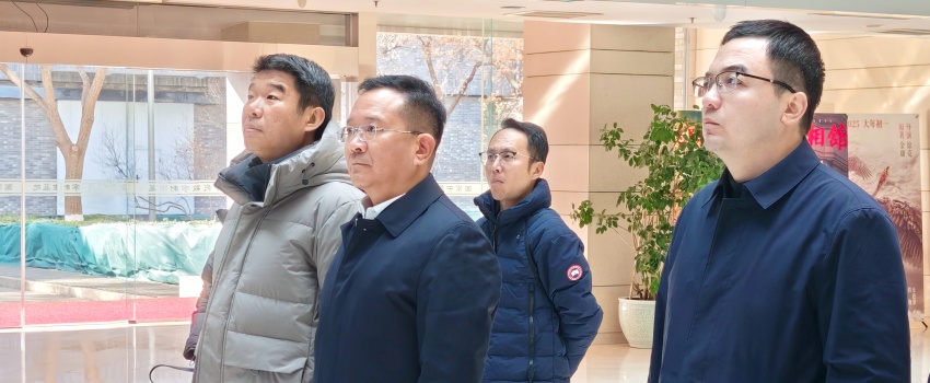 1圖為侯景濱在中影集團參觀-周通攝.jpg
